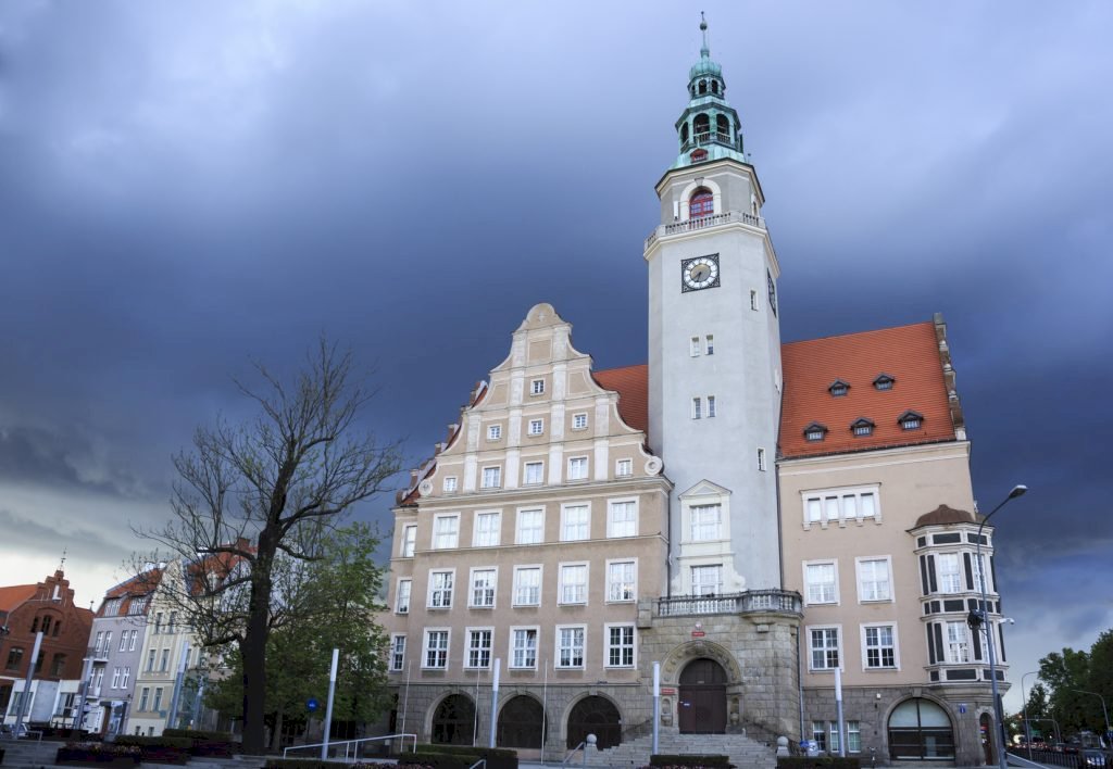 Rathausgebäude von Olsztyn Online-Puzzle