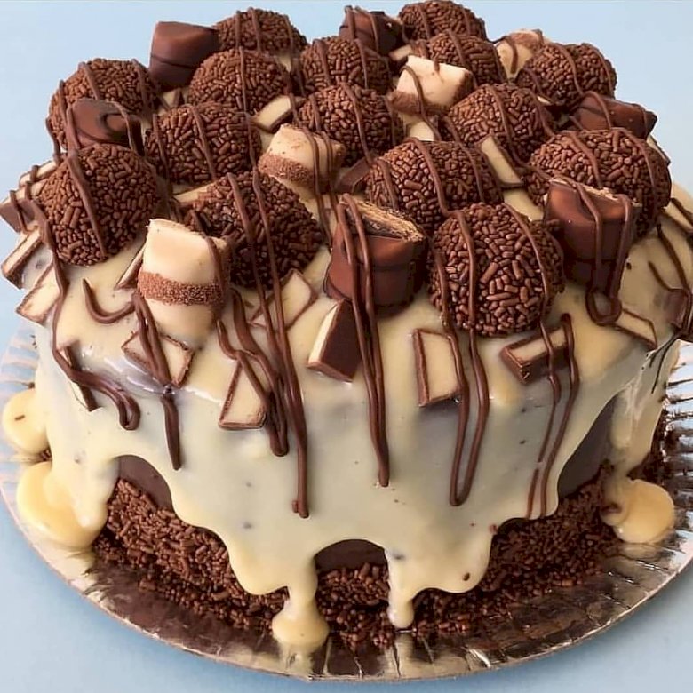 CAKE.  CHOCOLATE. FERRARO ROCHER online puzzle