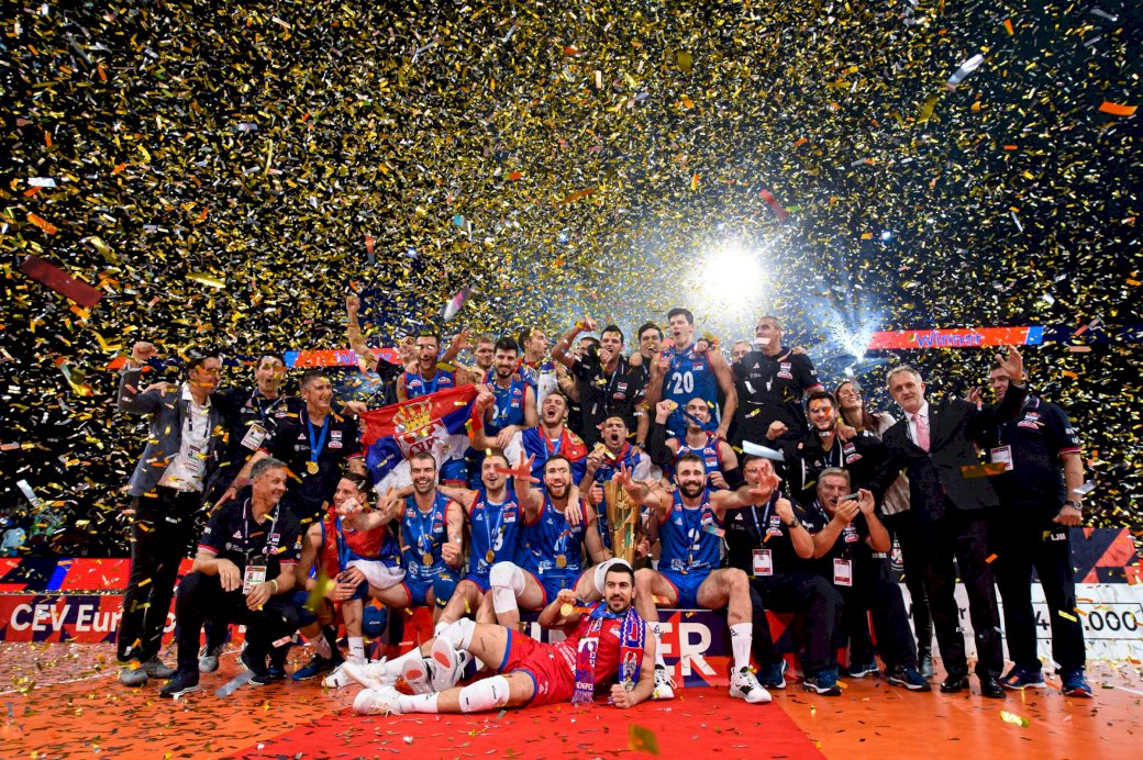 Serbia's volleyball team jigsaw puzzle online