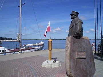 Памятник генералу Юзефу Галлеру в Пуцке пазл онлайн