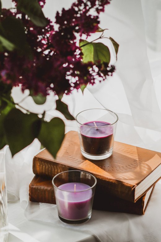 Виолетови свещи онлайн пъзел