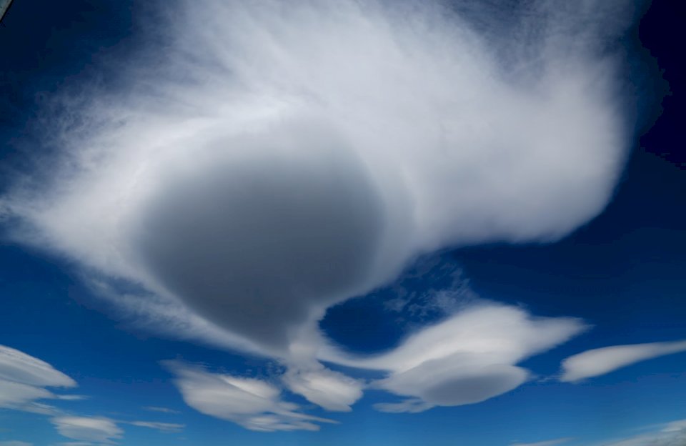 Удивительная облачная форма онлайн-пазл
