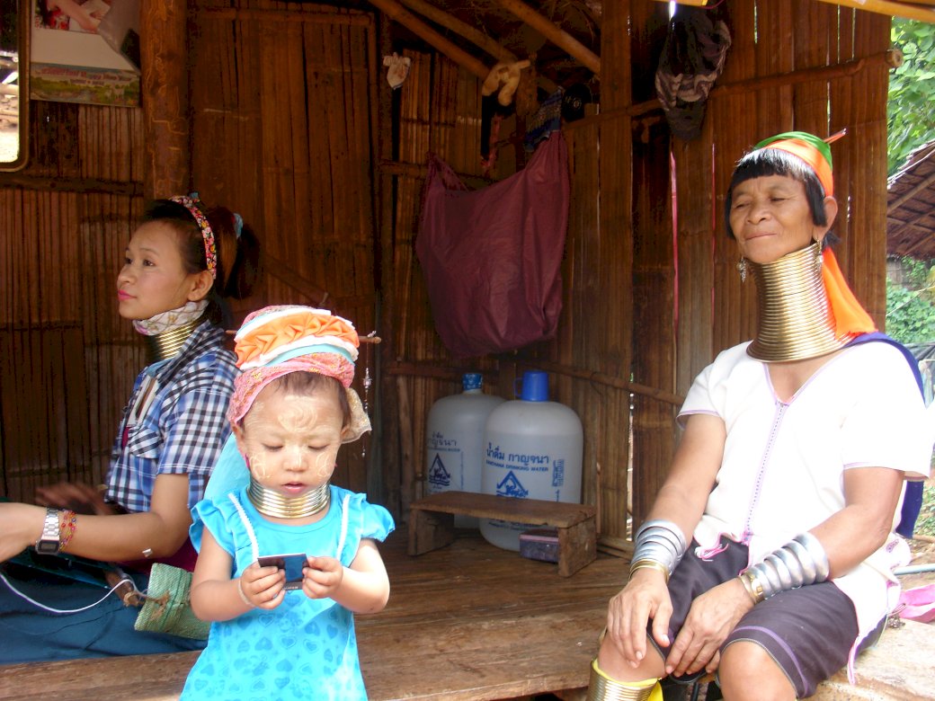 γυναίκες καμηλοπάρδαλη Ταϊλάνδη παζλ online