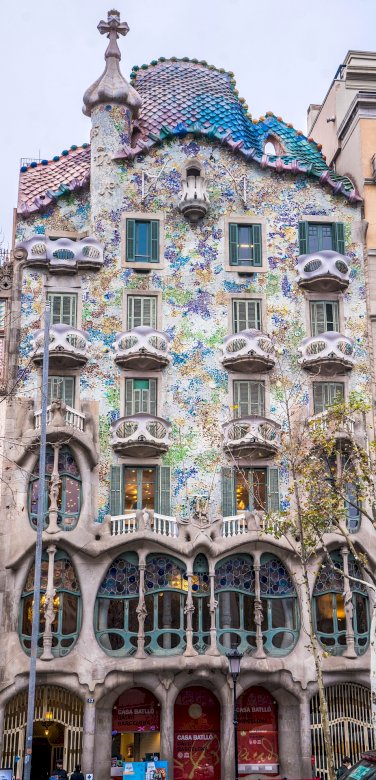 Antonio Gaudi háza kirakós online
