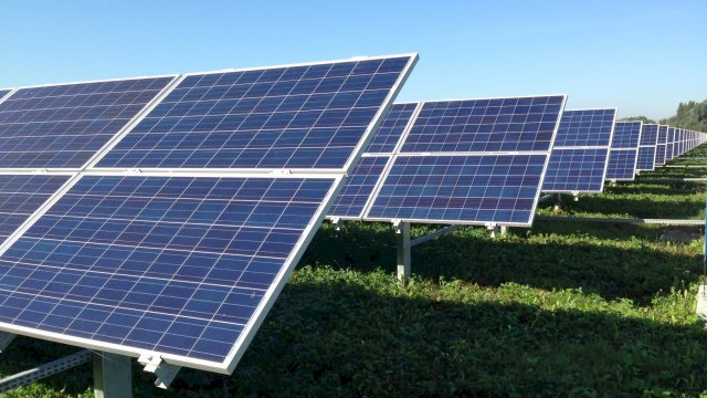 fotovoltaická elektrárna v krajině online puzzle