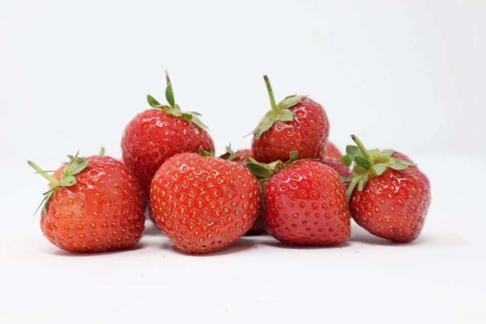 Strawberries stack online puzzle