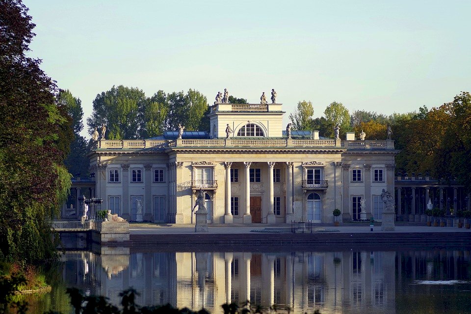 museum van koninklijke badkamers in Warschau legpuzzel online