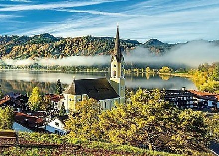 Kirche am See. Online-Puzzle