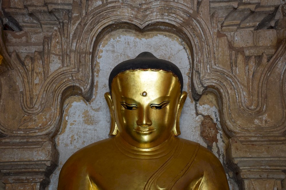 buddha în Bagan Myanmar jigsaw puzzle online