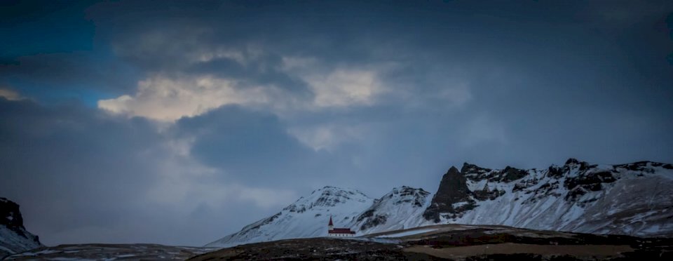 Zasněžené hory ve Vik skládačky online
