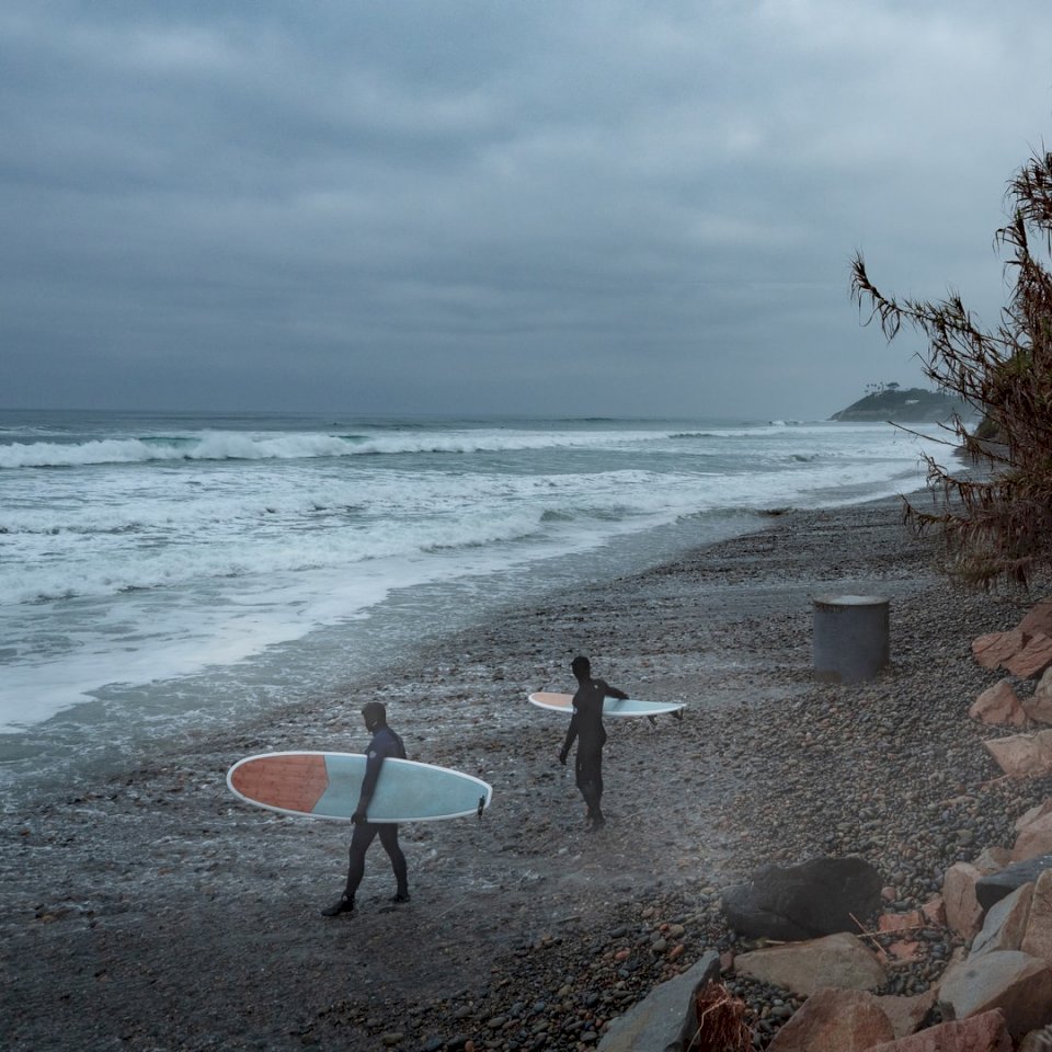 Surfing on a foggy day. jigsaw puzzle online