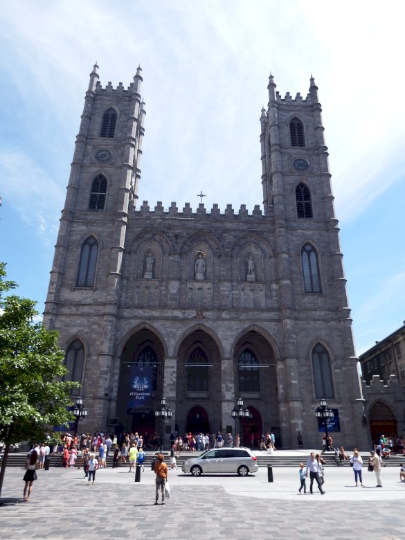 NOTRE DAME, MONTREAL Pussel online