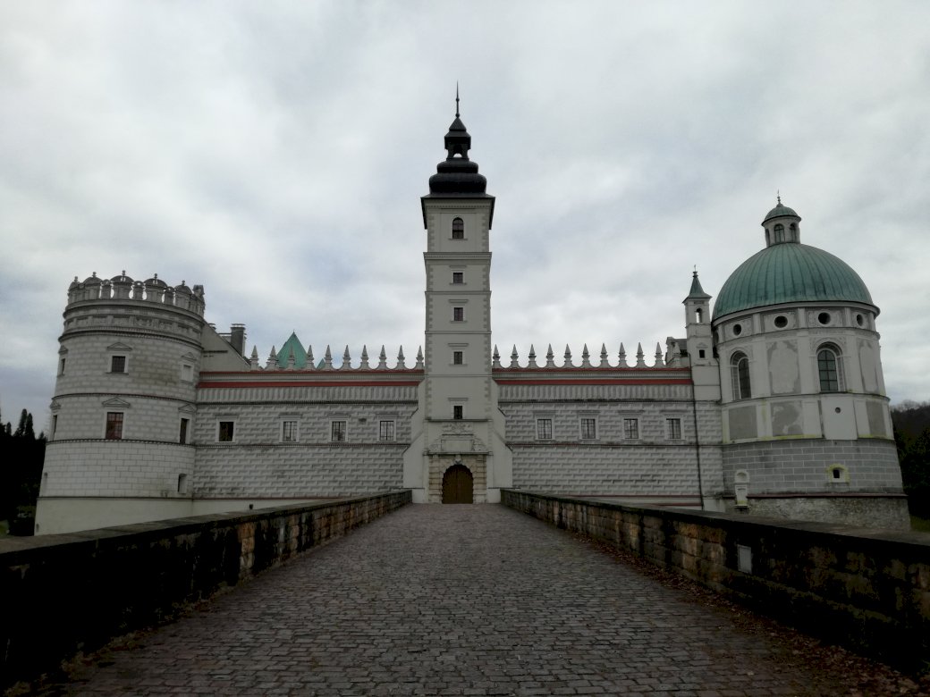 the castle in Krasiczyn online puzzle