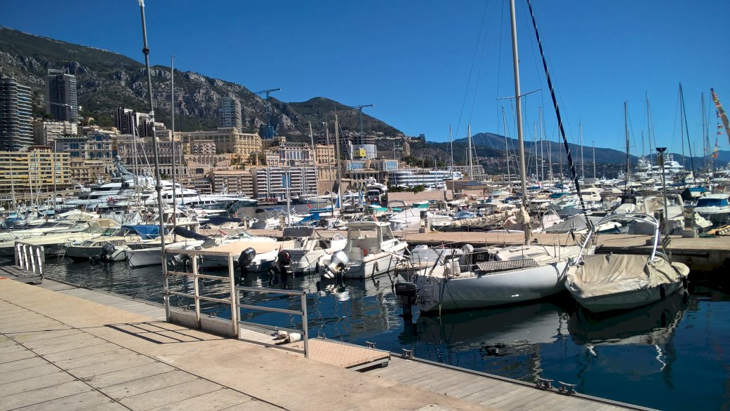 Яхтен пристанище в Монако онлайн пъзел