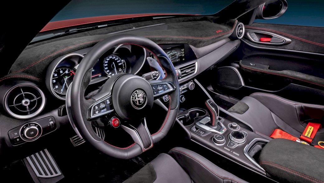 Интериор на Alfa Romeo GTA онлайн пъзел
