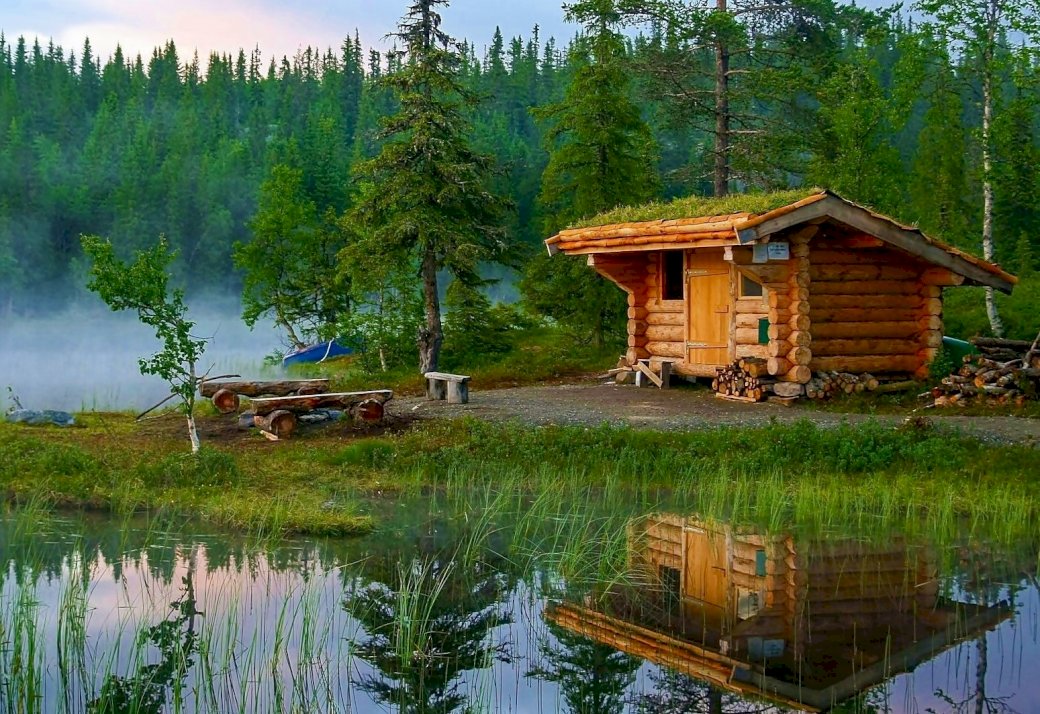 Häuschen auf dem See im Wald, Nebel Puzzlespiel online