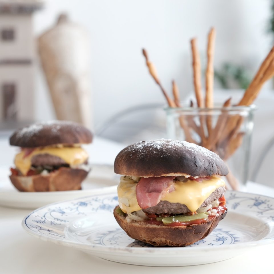 Domácí burger se slaninou & skládačky online
