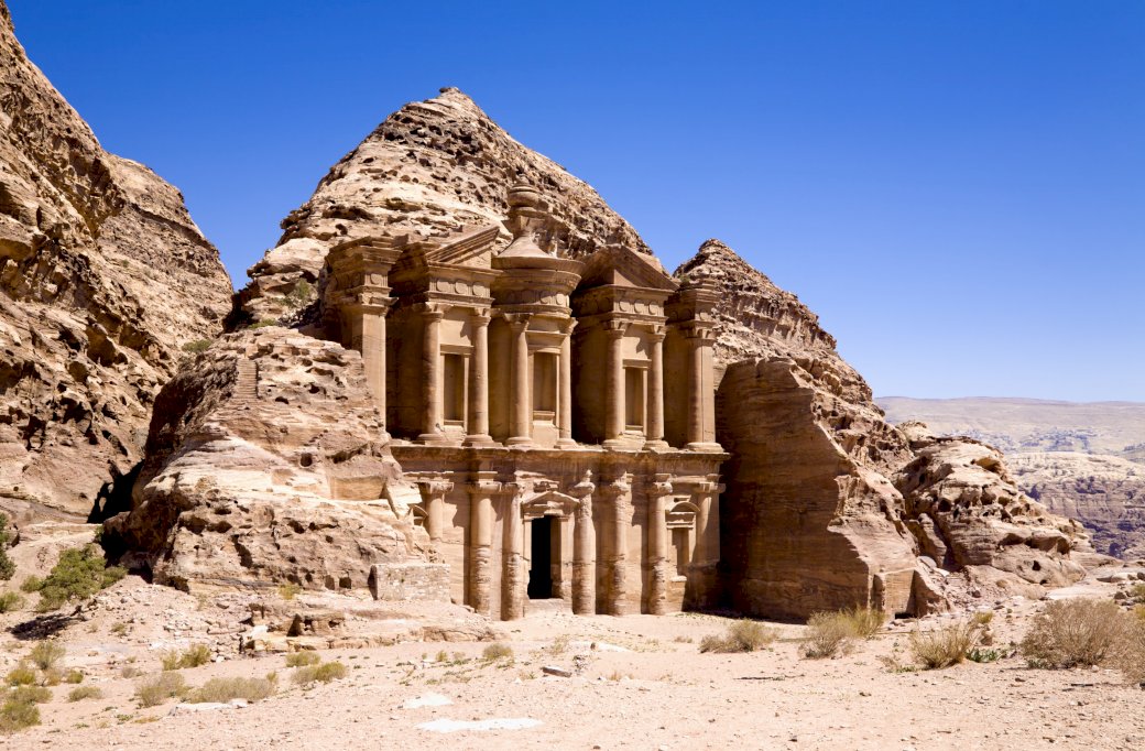 The city of Petra jigsaw puzzle online
