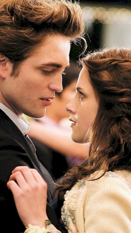Bella και Edward στο Prom παζλ online