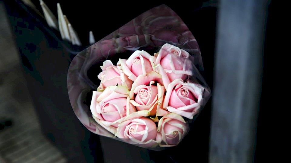 Ροζ τριαντάφυλλο μπουκέτο online παζλ
