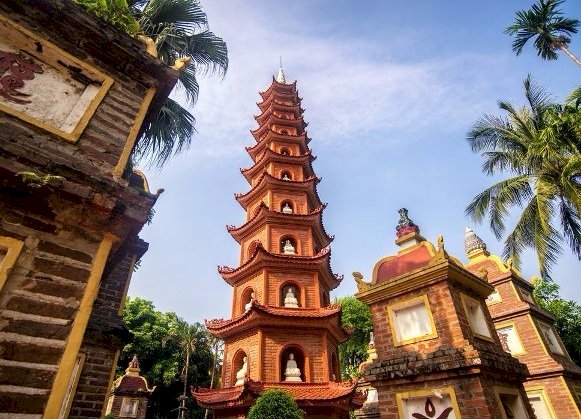 Виетнамска пагода онлайн пъзел