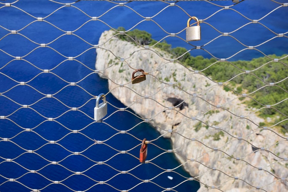 Vorhängeschlösser in Formentor Mallorca Puzzlespiel online