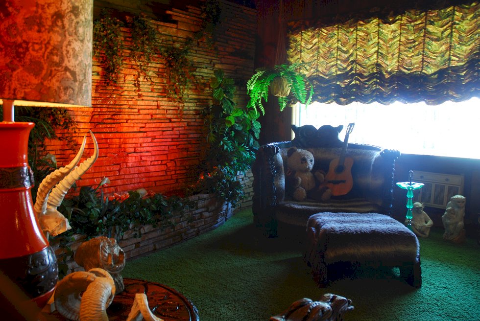 Кімната джунглів у Грейсленді Елвіса Преслі пазл онлайн
