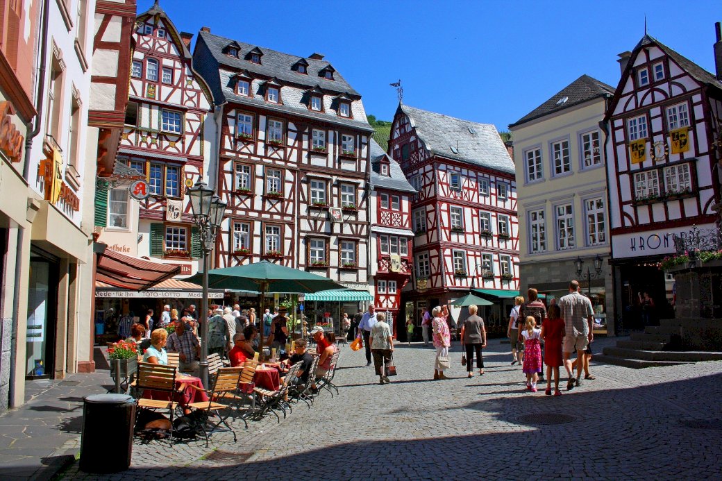 Old Town jigsaw puzzle online