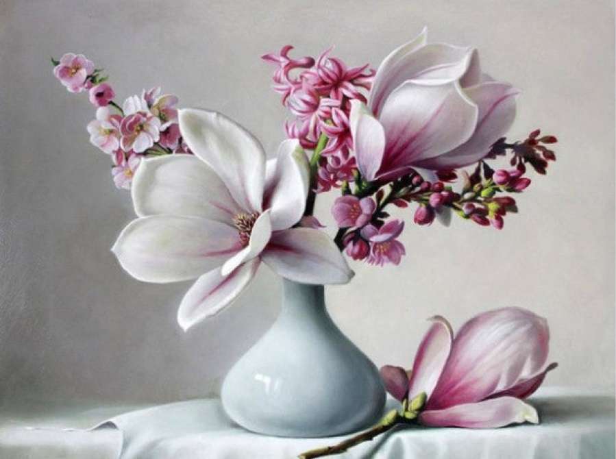 Květ Magnolie. skládačky online
