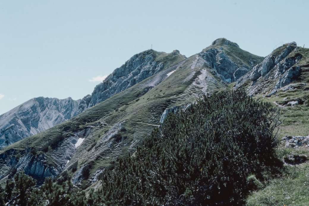 Слайд-фото склона горы на 35-мм пленке 1970-х годов. пазл онлайн