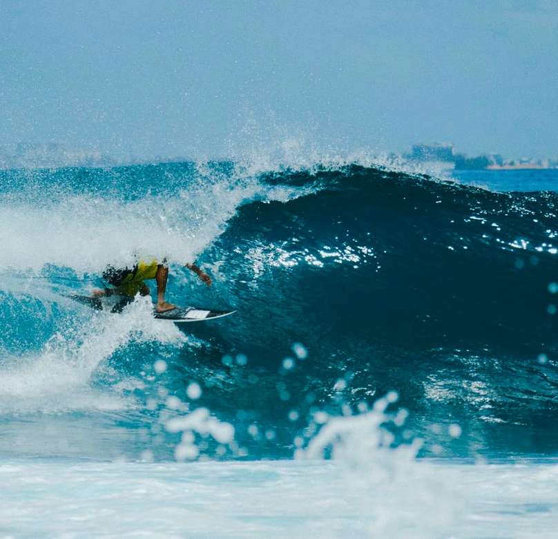 Surfa på Maldiverna pussel på nätet