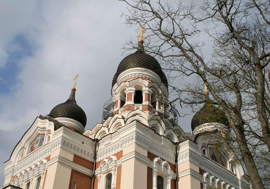Кримська церква пазл онлайн