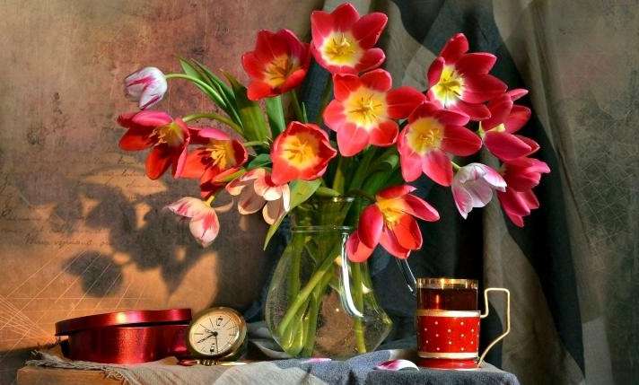 Blumen in einer Vase. Puzzlespiel online