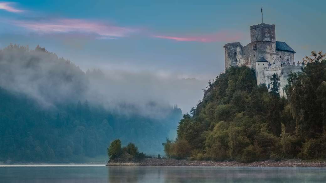 Castle on the top of the mountain jigsaw puzzle online