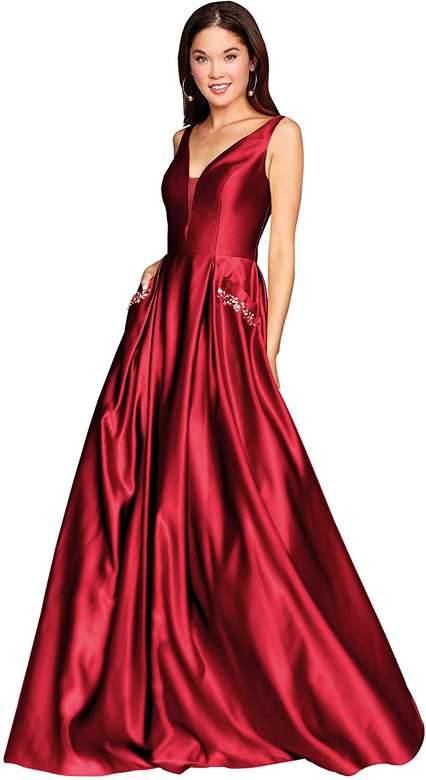 Красное сатиновое платье онлайн-пазл