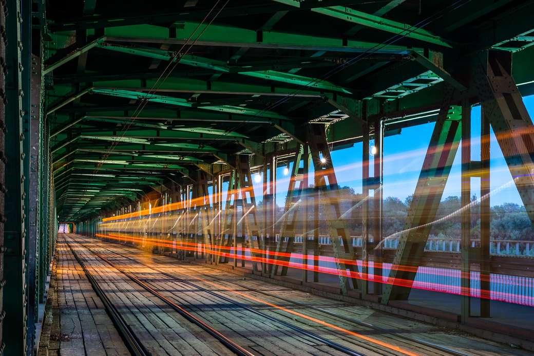 Warszawa broar och ljus pussel på nätet