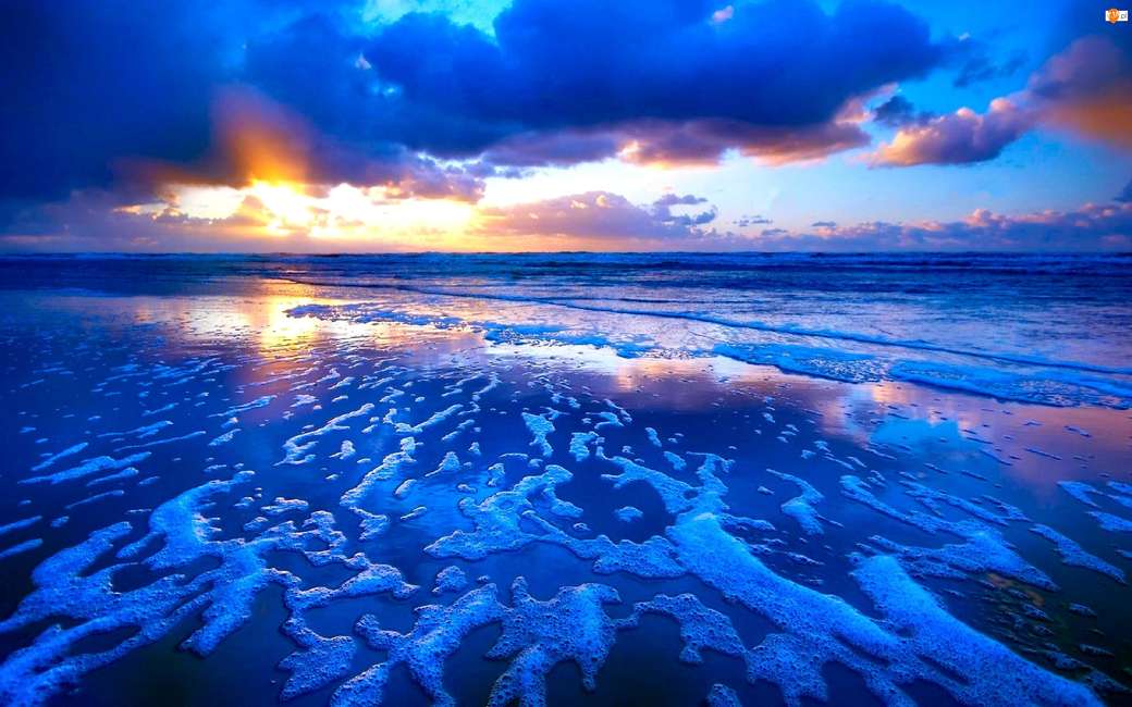 Sunrise at the sea jigsaw puzzle online