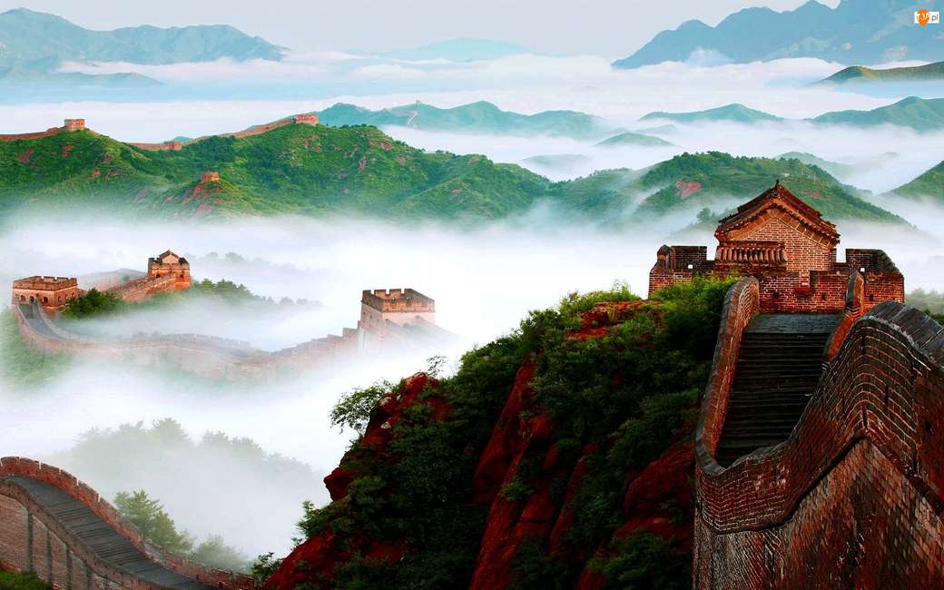 Kinesiska muren i dimman Pussel online