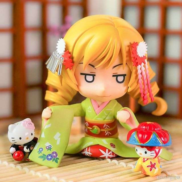 Nnendoroid a jeho Hello Kitty online puzzle