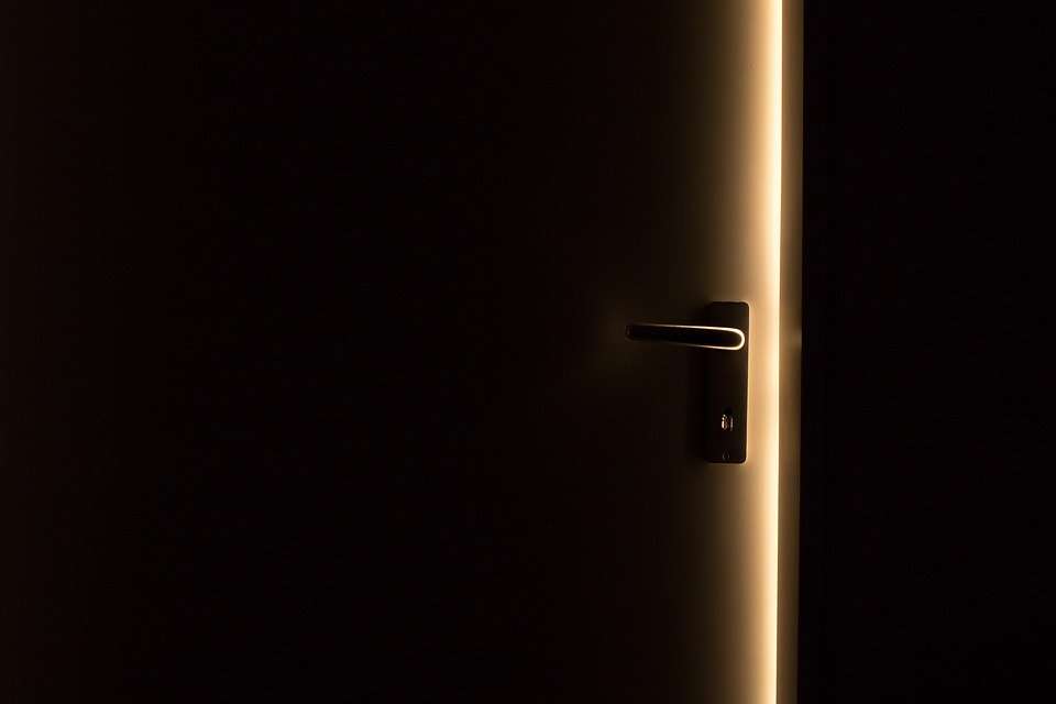 Escape room: двері онлайн пазл
