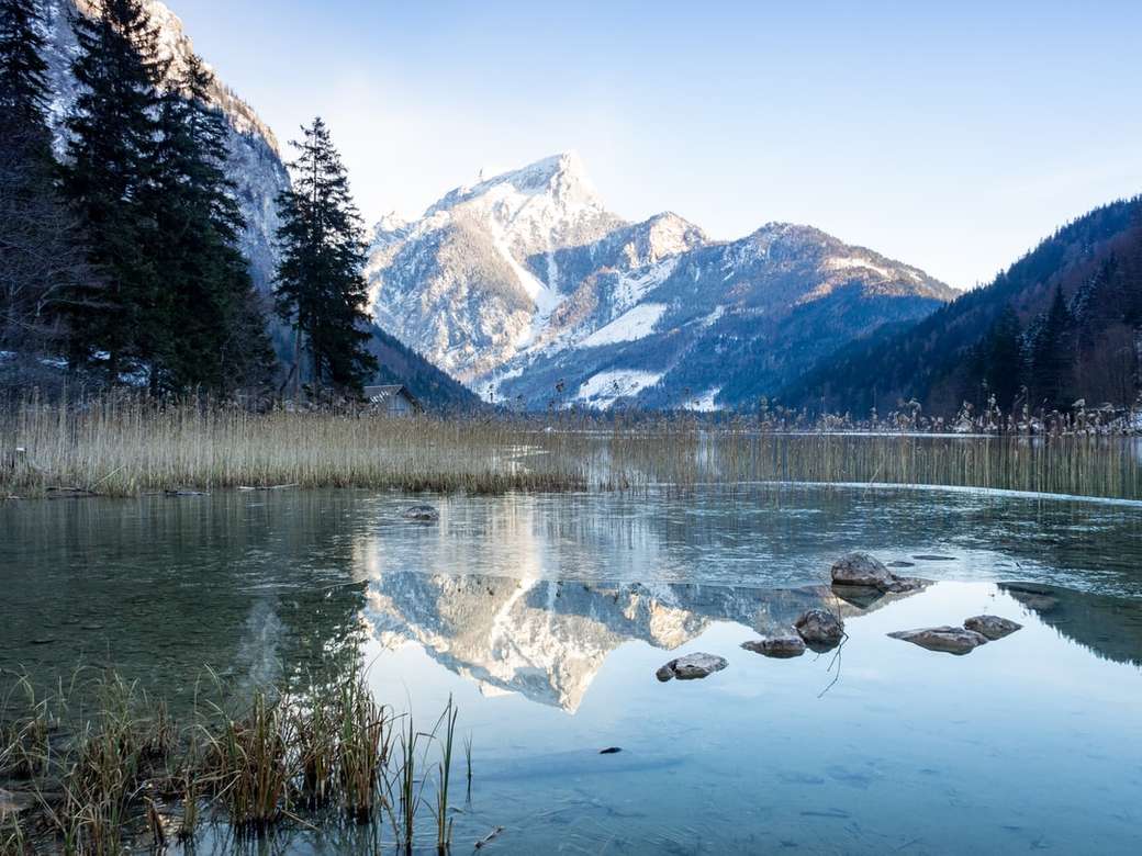 Leopoldsteiner lake in Eisenerz, Austria. online puzzle