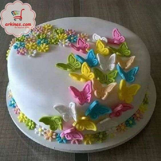 Пеперуда и торта с цветя =) онлайн пъзел
