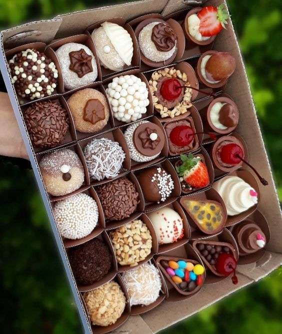 Κουτί με σοκολάτες παζλ online