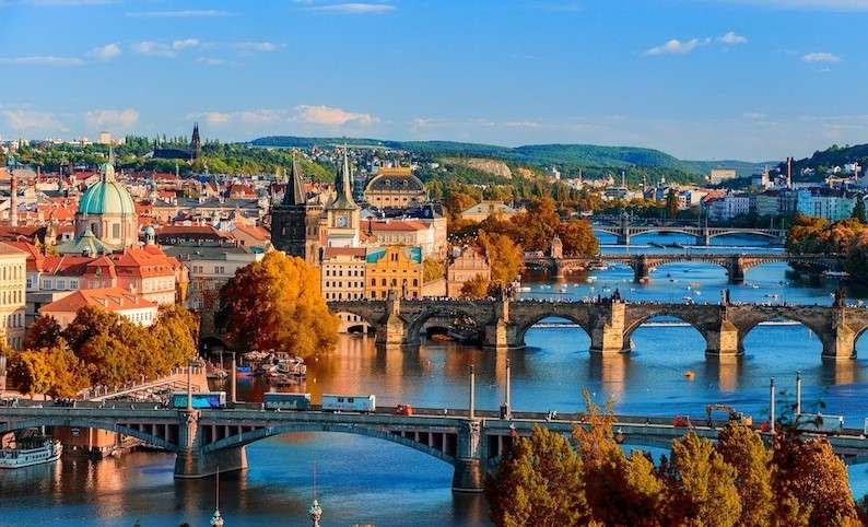 Brücken am Fluss. Prag Online-Puzzle