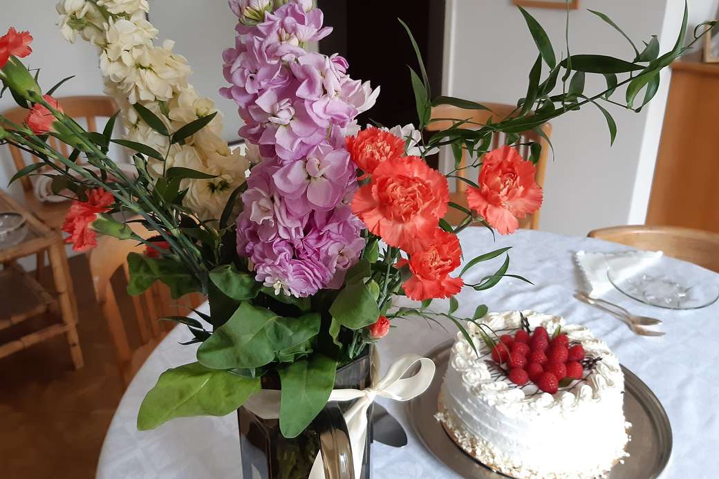 λουλούδια κέικ και ευχές online παζλ