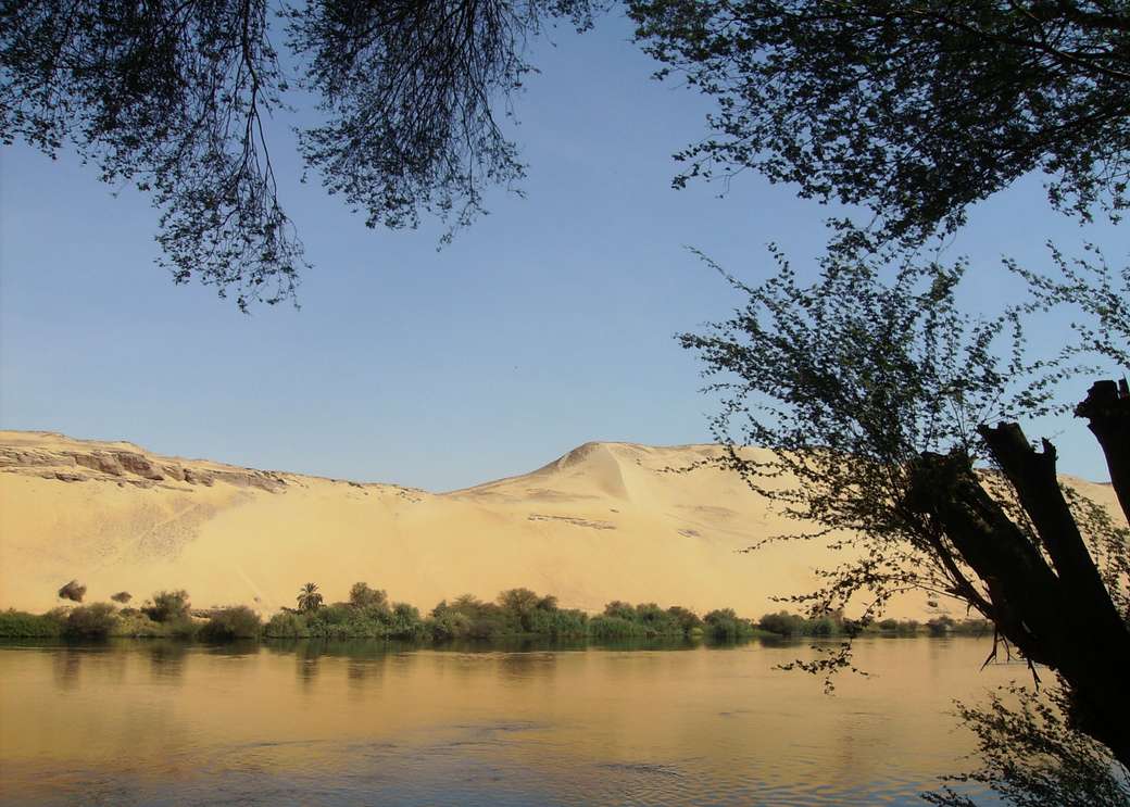 En bote por el Nilo rompecabezas en línea