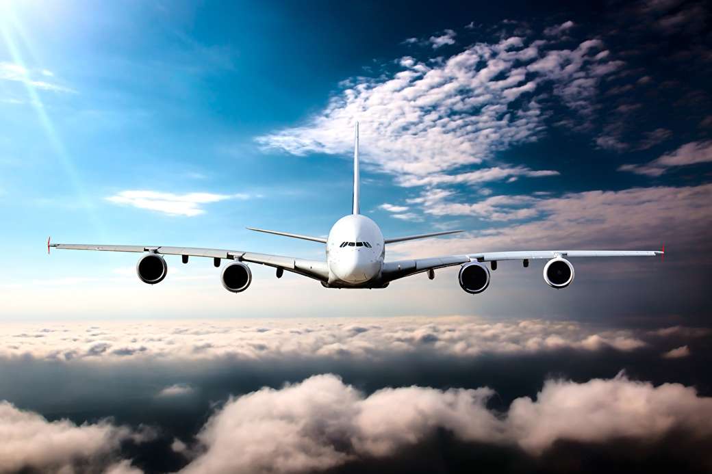 Boeing 747 boven de wolken legpuzzel online