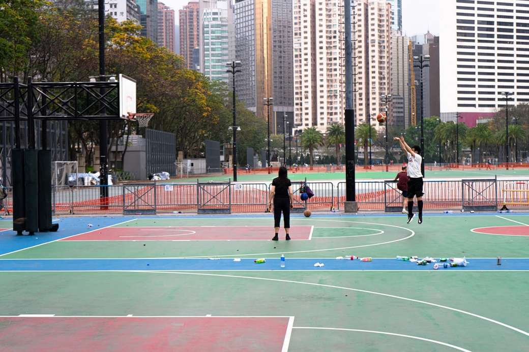 6:44 - Basket precoce a Victoria Park puzzle online