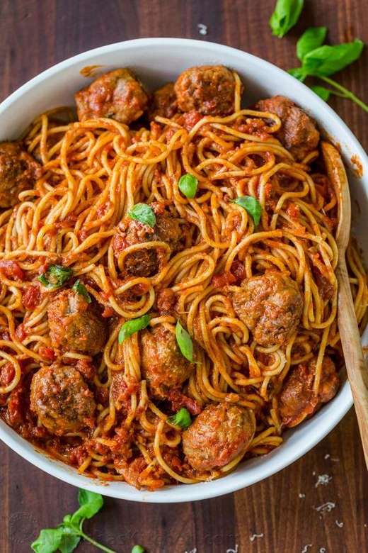 Spagetti och köttbullar Pussel online