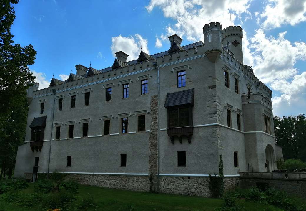 Karpniki Castle online puzzel